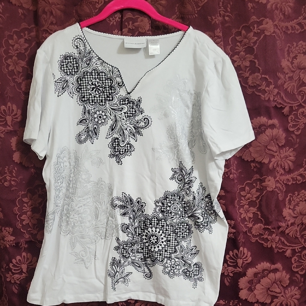 Alfred Dunner White and Black Graphic Blouse